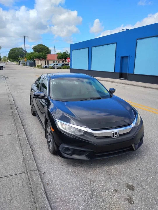 2017 Honda Civic 10th Gen - Image 2 of 9