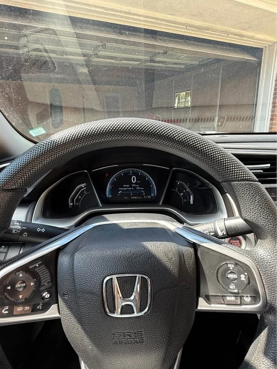 2017 Honda Civic 10th Gen - Image 5 of 13
