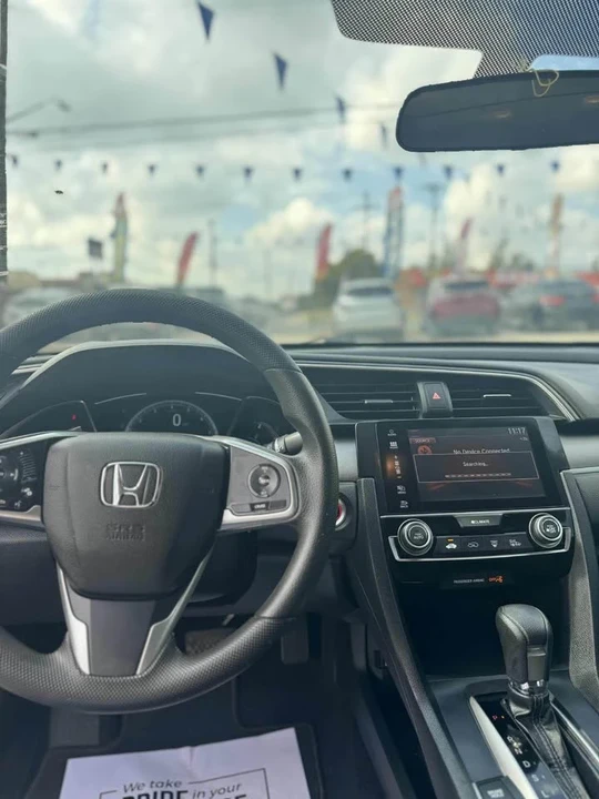 2017 Honda Civic 10th Gen - Image 7 of 12