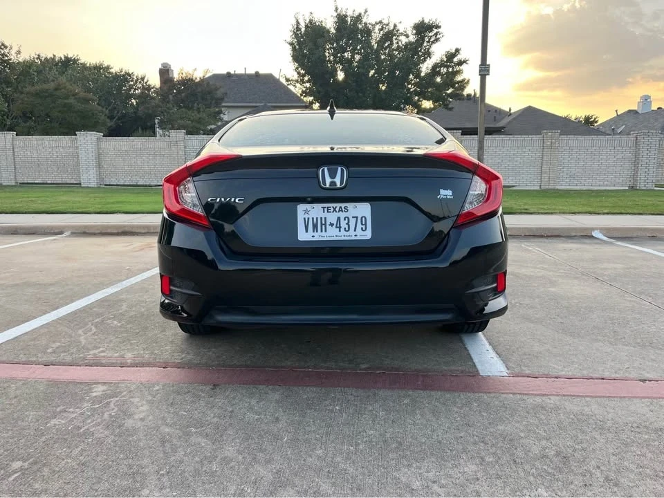 2017 Honda Civic 10th Gen - Image 5 of 11