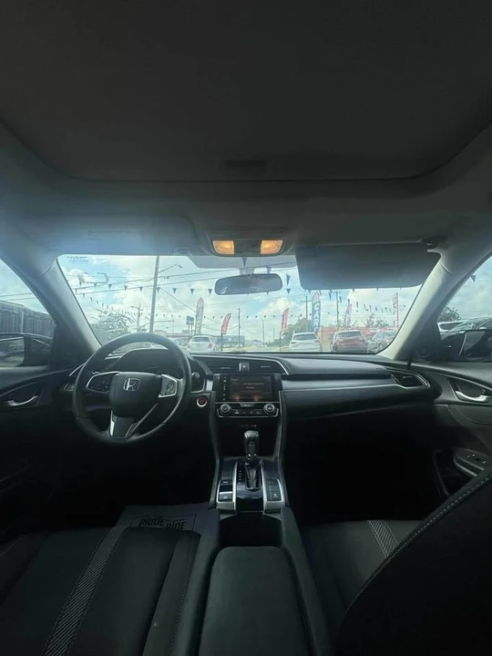 2017 Honda Civic 10th Gen - Image 8 of 12