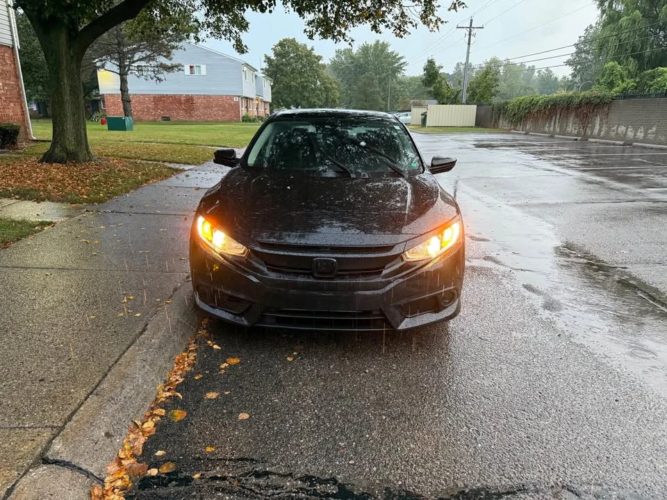 2017 Honda Civic 10th Gen - Image 3 of 13