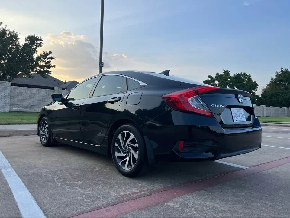 2017 Honda Civic 10th Gen - Image 4 of 11