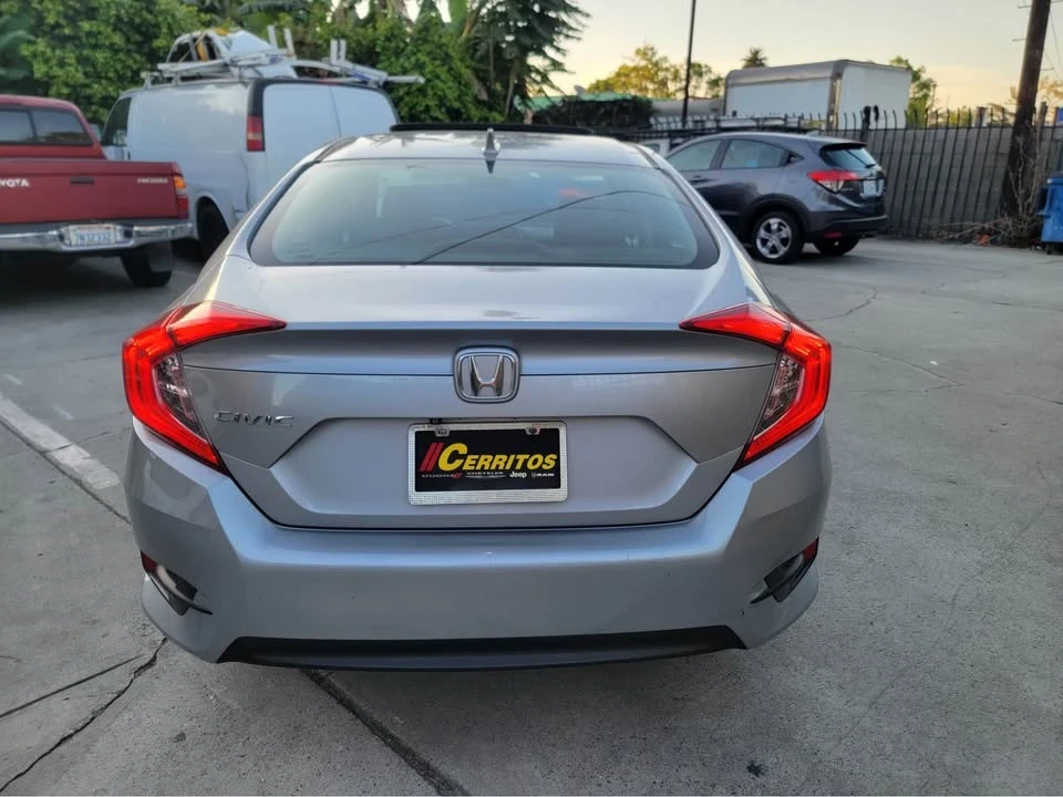 2017 Honda Civic 10th Gen - Image 6 of 8
