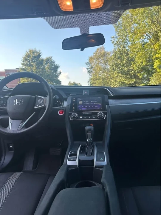 2017 Honda Civic 10th Gen - Image 12 of 18