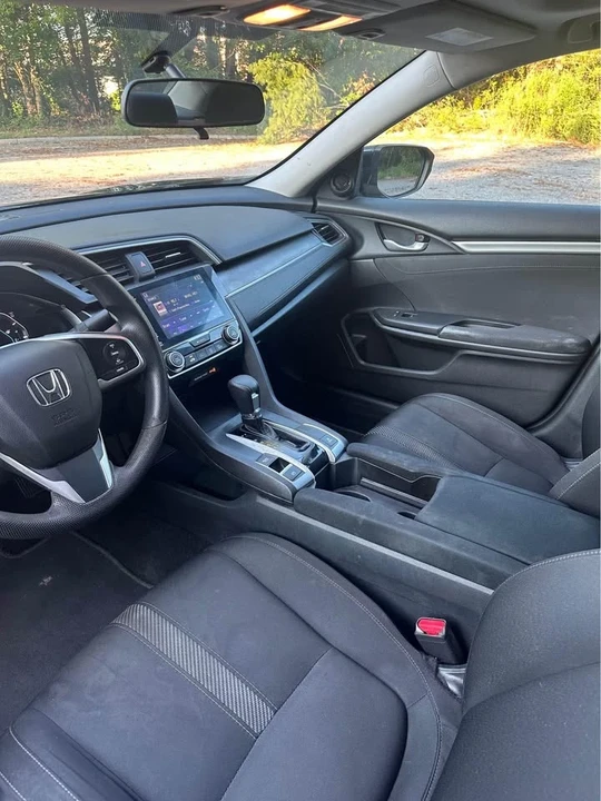 2017 Honda Civic 10th Gen - Image 13 of 18