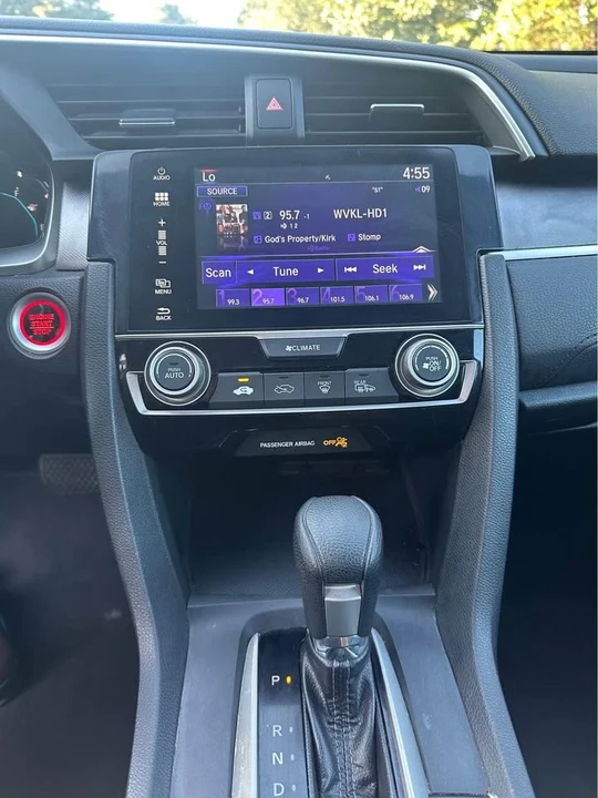 2017 Honda Civic 10th Gen - Image 9 of 18