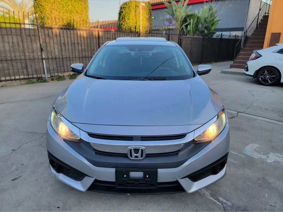 2017 Honda Civic 10th Gen - Image 3 of 8