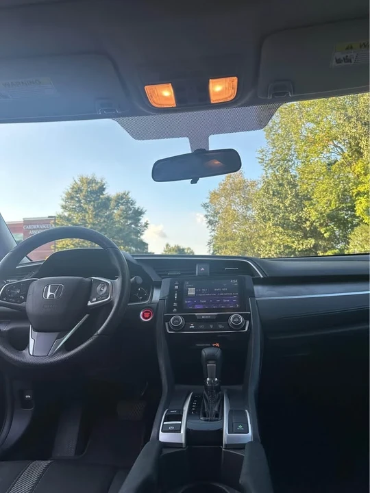 2017 Honda Civic 10th Gen - Image 8 of 18