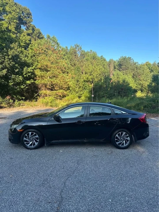 2017 Honda Civic 10th Gen - Image 4 of 18