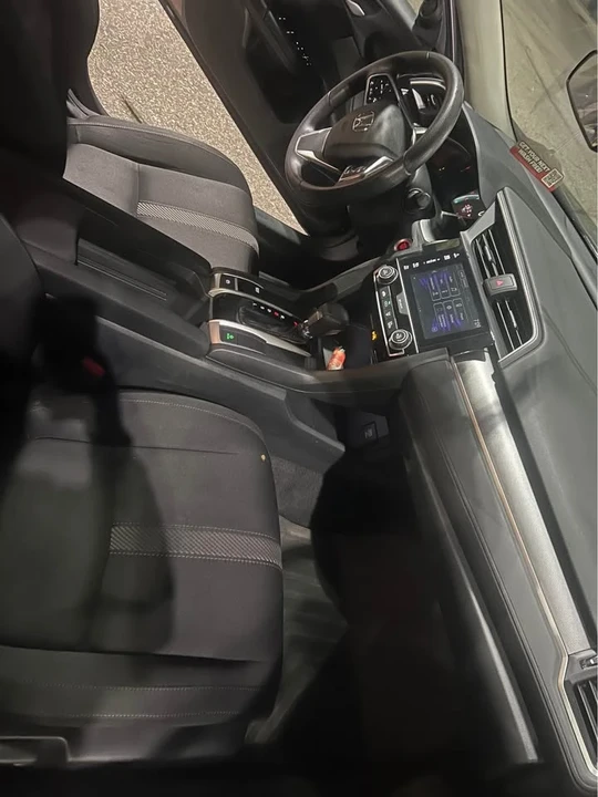 2017 Honda Civic 10th Gen - Image 11 of 20