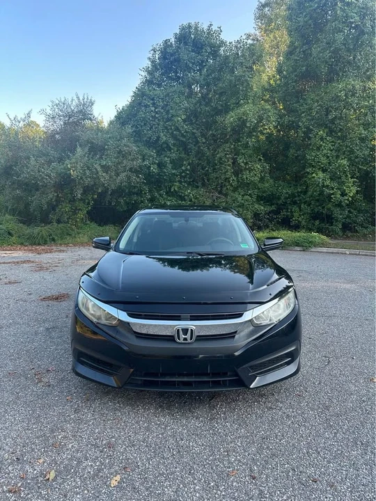 2017 Honda Civic 10th Gen - Image 3 of 18