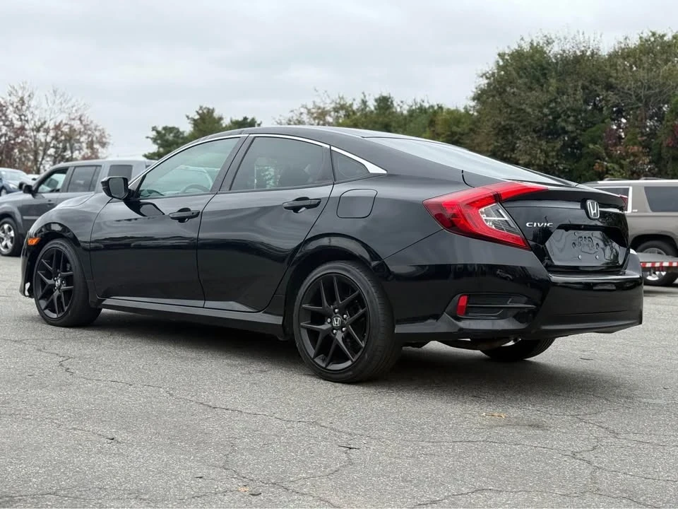 2017 Honda Civic 10th Gen - Image 5 of 10