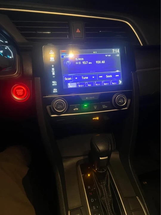 2017 Honda Civic 10th Gen - Image 16 of 20