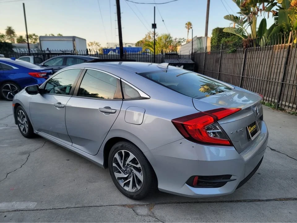 2017 Honda Civic 10th Gen - Image 4 of 8
