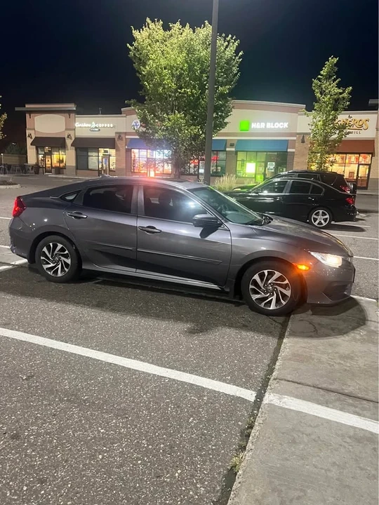 2017 Honda Civic 10th Gen - Image 2 of 20