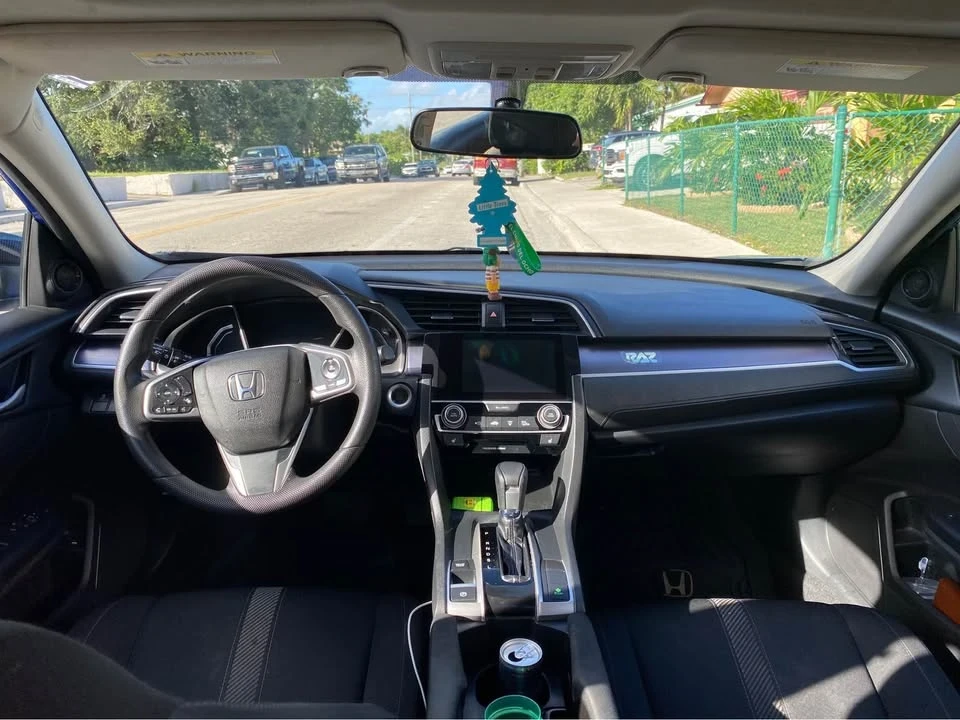 2017 Honda Civic 10th Gen - Image 8 of 11
