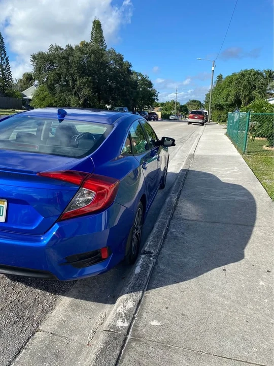 2017 Honda Civic 10th Gen - Image 5 of 11