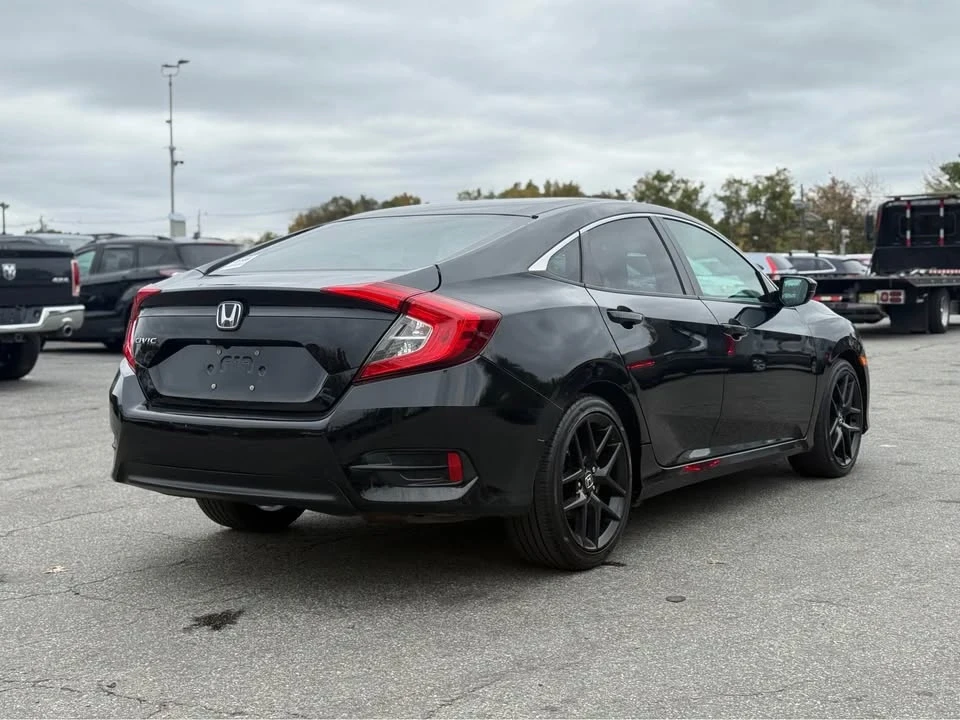 2017 Honda Civic 10th Gen - Image 3 of 10