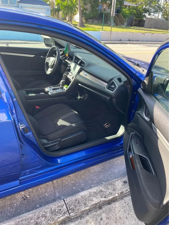 2017 Honda Civic 10th Gen - Image 7 of 11