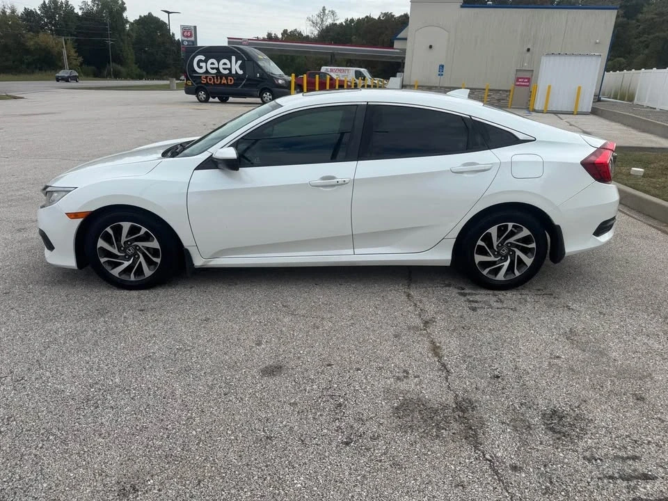 2017 Honda Civic 10th Gen - Image 4 of 19