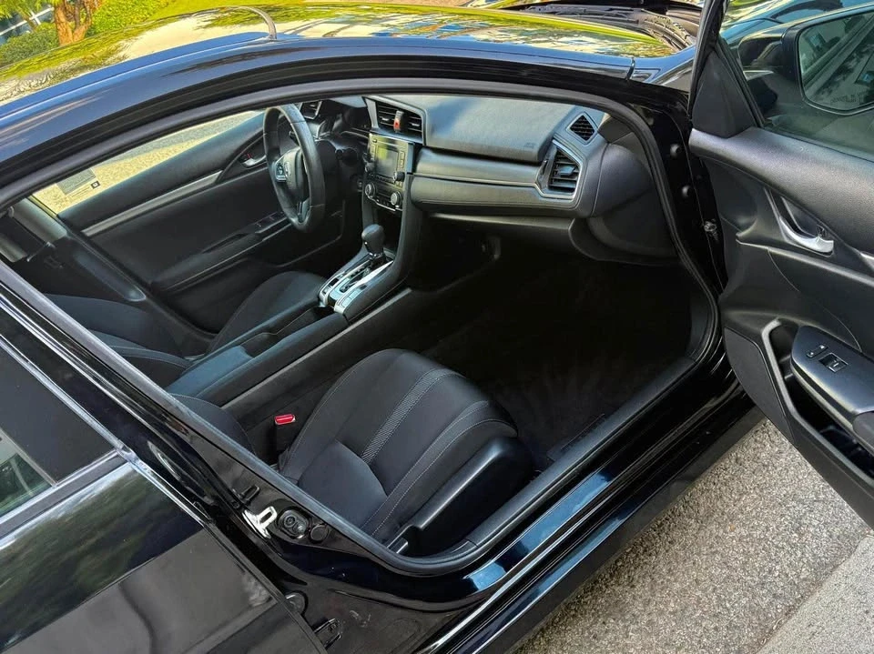 2017 Honda Civic 10th Gen - Image 4 of 14