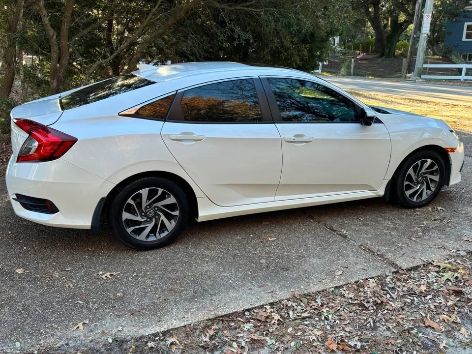 2017 Honda Civic 10th Gen - Image 4 of 20