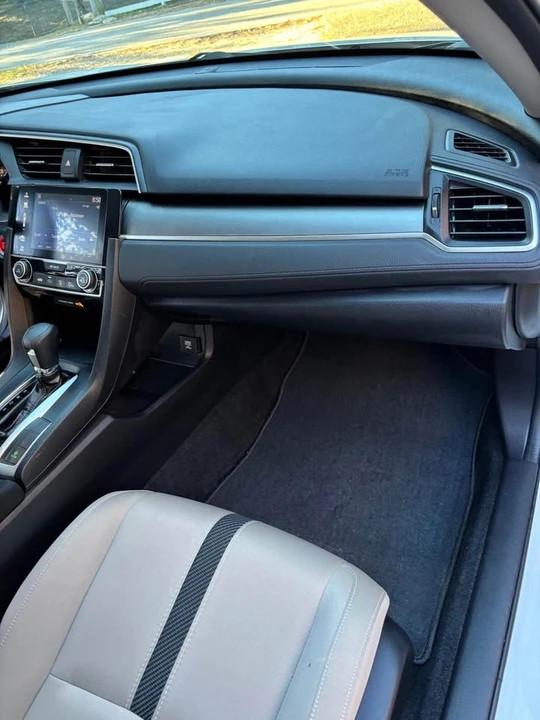 2017 Honda Civic 10th Gen - Image 17 of 20