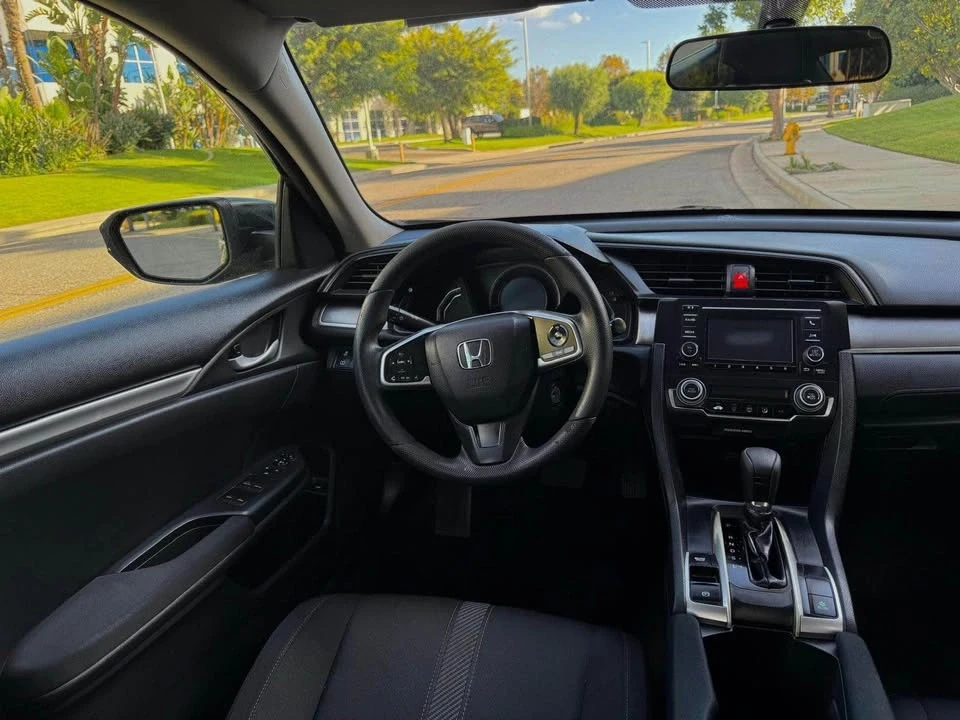 2017 Honda Civic 10th Gen - Image 5 of 14