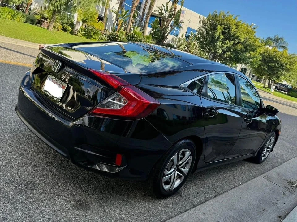 2017 Honda Civic 10th Gen - Image 11 of 14