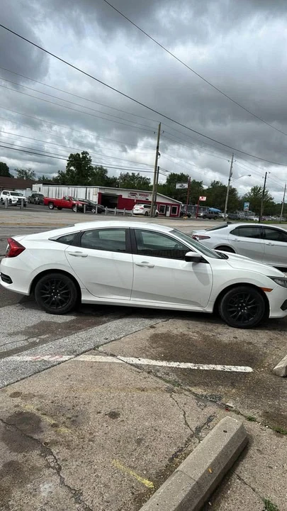 2017 Honda Civic 10th Gen - Image 7 of 8