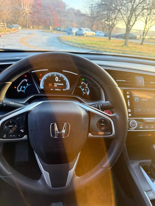 2017 Honda Civic 10th Gen - Image 7 of 10