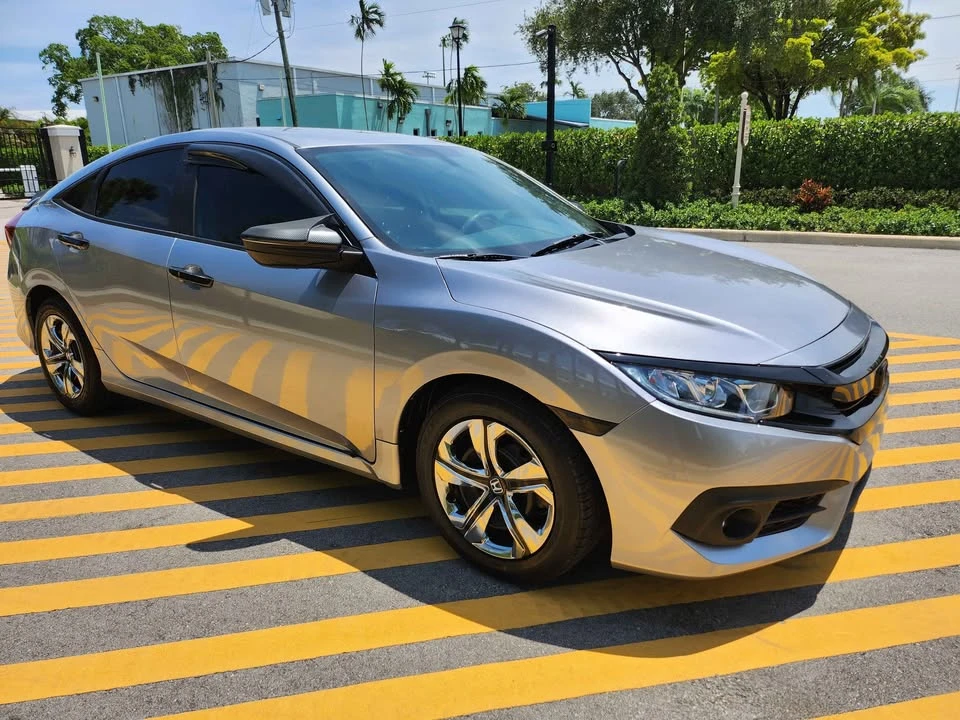 2017 Honda Civic 10th Gen - Image 7 of 7