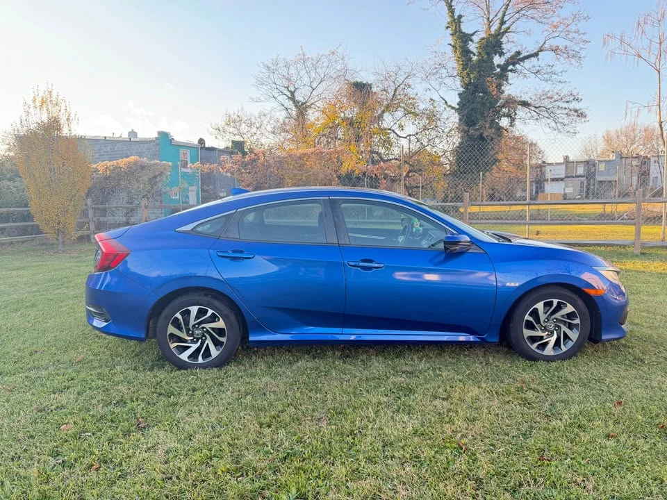 2017 Honda Civic 10th Gen - Image 4 of 10