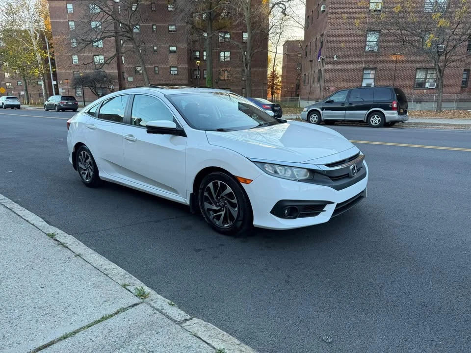 2017 Honda Civic 10th Gen - Image 2 of 10