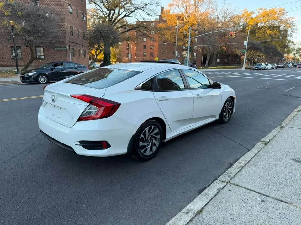 2017 Honda Civic 10th Gen - Image 4 of 10