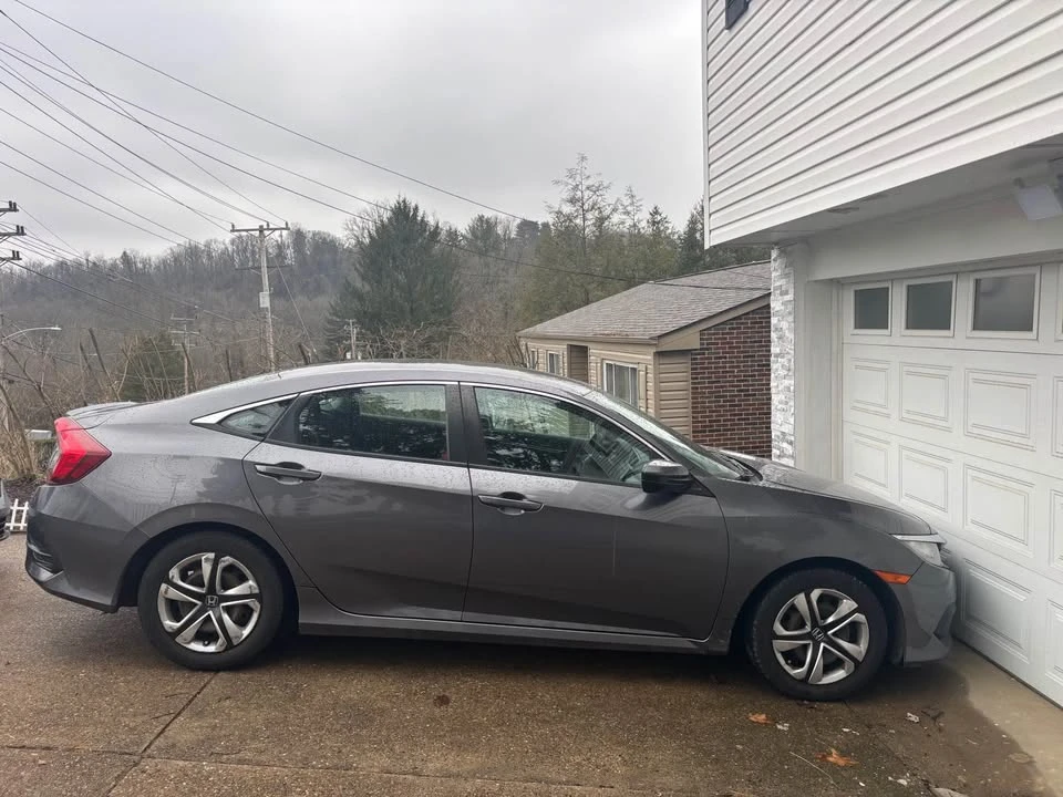 2017 Honda Civic 10th Gen - Image 4 of 5