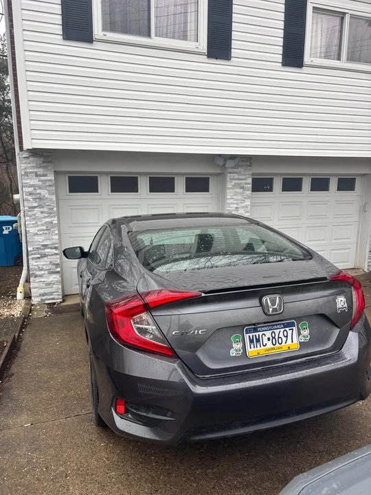 2017 Honda Civic 10th Gen - Image 2 of 5