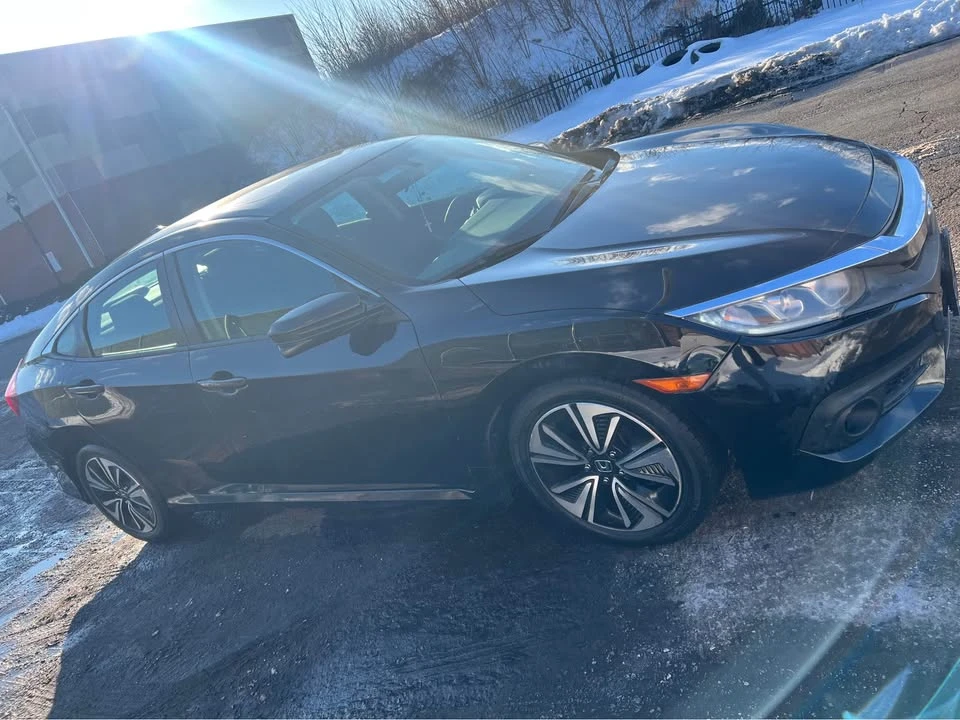 2017 Honda Civic 10th Gen - Image 2 of 8