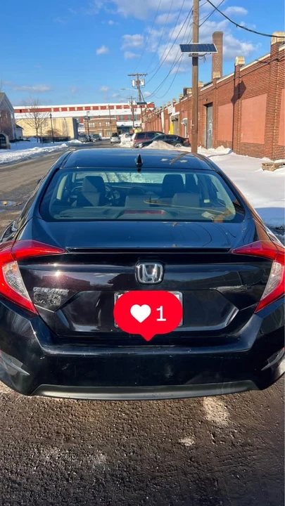 2017 Honda Civic 10th Gen - Image 4 of 8