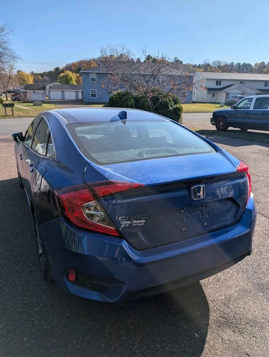 2017 Honda Civic 10th Gen - Image 4 of 9