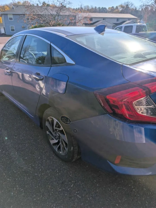 2017 Honda Civic 10th Gen - Image 5 of 9