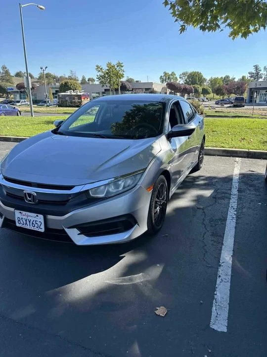 2017 Honda Civic 10th Gen - Image 14 of 16