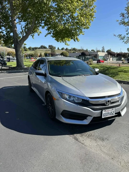 2017 Honda Civic 10th Gen - Image 3 of 16
