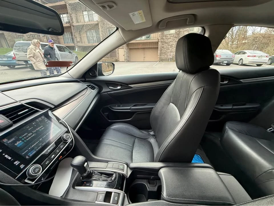 2017 Honda Civic 10th Gen - Image 8 of 9