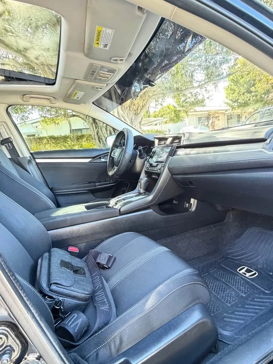 2017 Honda Civic 10th Gen - Image 18 of 20