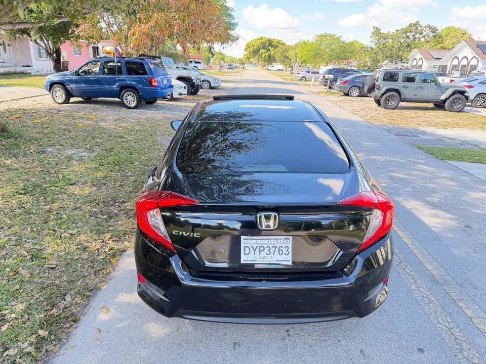 2017 Honda Civic 10th Gen - Image 7 of 20