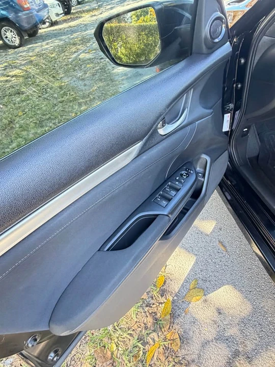2017 Honda Civic 10th Gen - Image 17 of 20