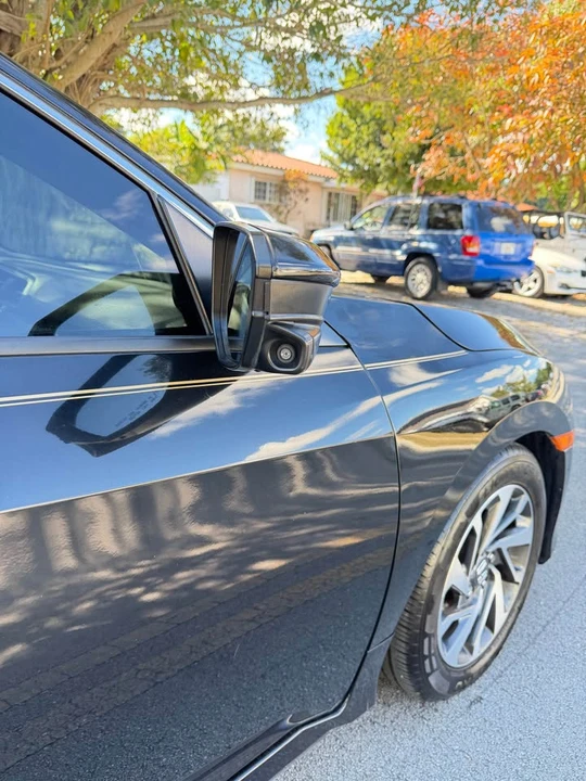 2017 Honda Civic 10th Gen - Image 10 of 20