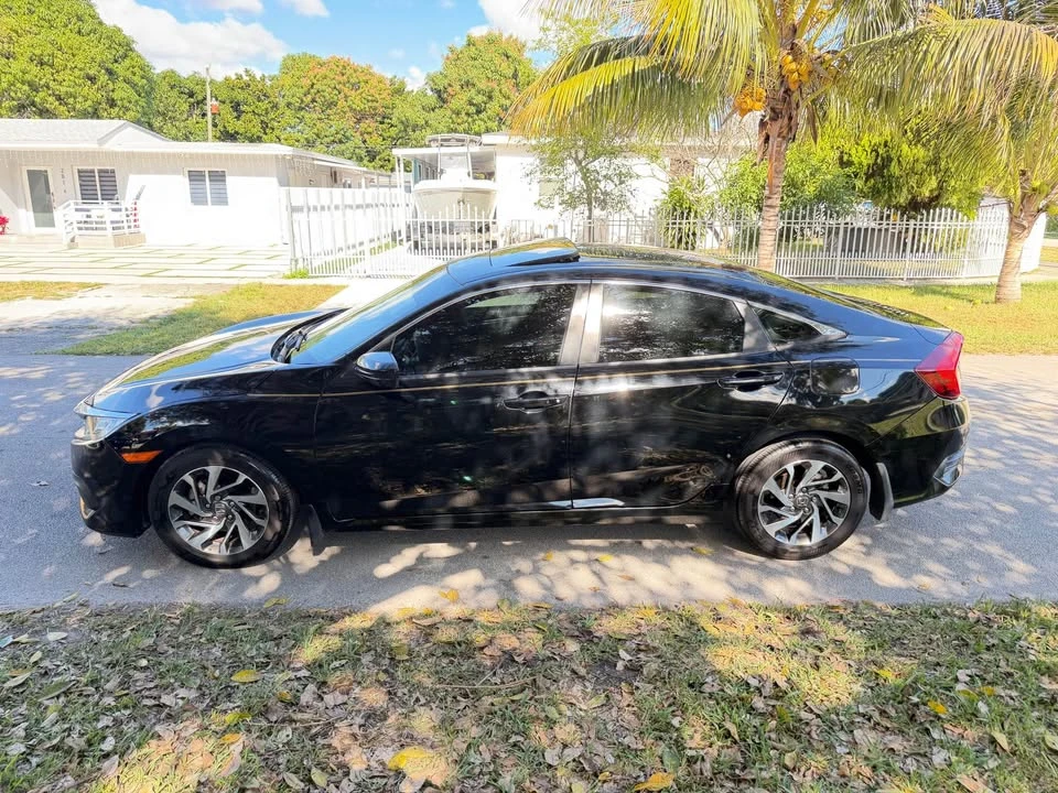 2017 Honda Civic 10th Gen - Image 4 of 20